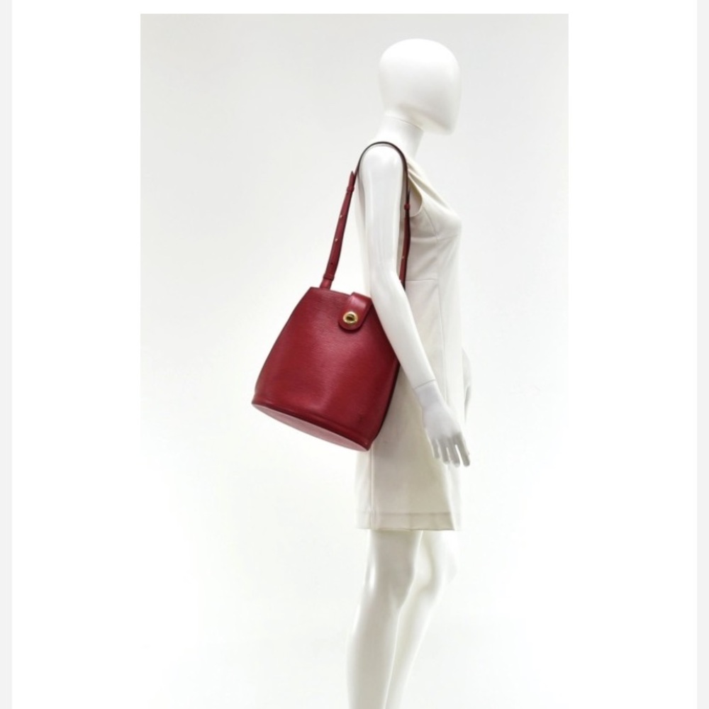 LV red shoulder bag (authentic) - Picture 13 of 14